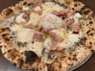 ボッテガンテのピザは何を食べても美味しいし、ボリューム満点で盛り上がります。