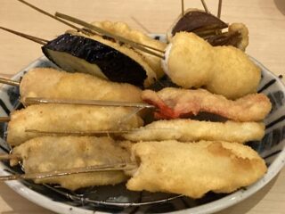 でんがな、大衆的で良いけれども、接客は吉祥寺店のほうが雰囲気良かったという印象です。